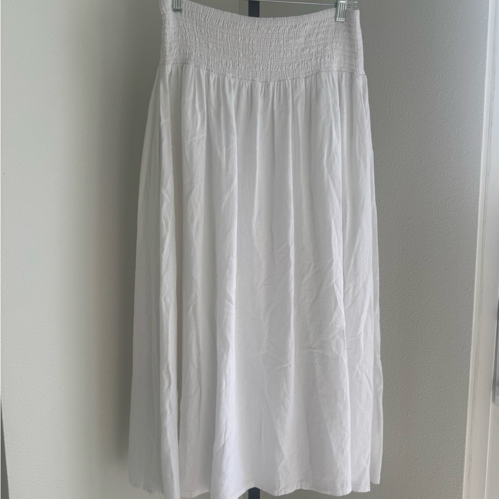 Elegant White Women's Skirt - Picture 4 of 5